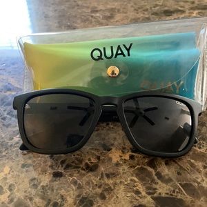 Quay glasses with clear case